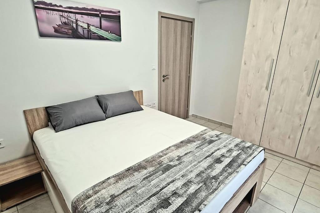 ניאה מודאניה Ivanna Apartment מראה חיצוני תמונה